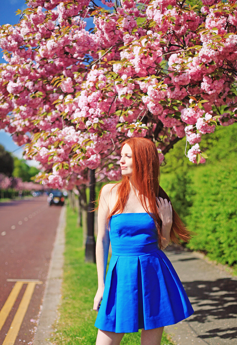 London-fashion-photoshoot-Regents_park_cherry_blossom_redhair_beauty19