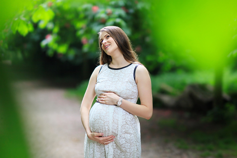 London_pregnancy_maternity_holland_park_portrait_photo_shoot_18