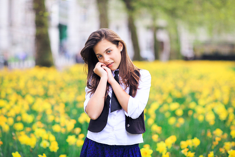 London-outdoor-portrait-photo-shoot-kids-fashion-girl-31