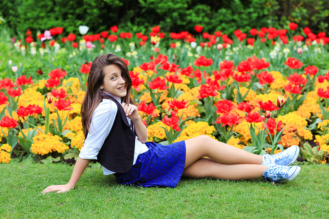 London-outdoor-portrait-photo-shoot-kids-fashion-girl-34