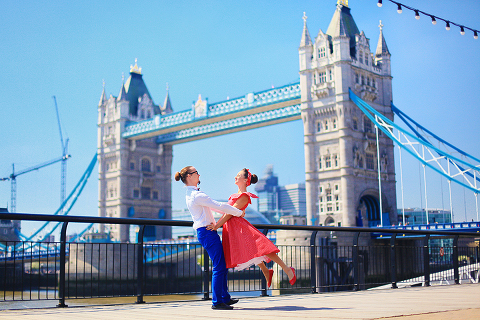 London_love-story-engagement-prewedding-photoshoot-dancers-outdoor-Big-Ben_04