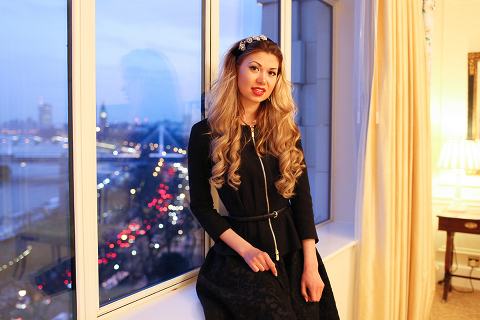 indoor-portrait-photoshoot-savoy-hotel-london18