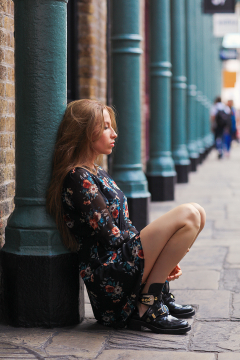 Fashion_London_Soho_Photo_shoot_Street_portrait_dress_boots_Covent_Garden06