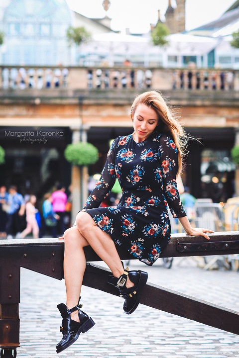 Fashion_London_Soho_Photo_shoot_Street_portrait_dress_boots_Covent_Garden10