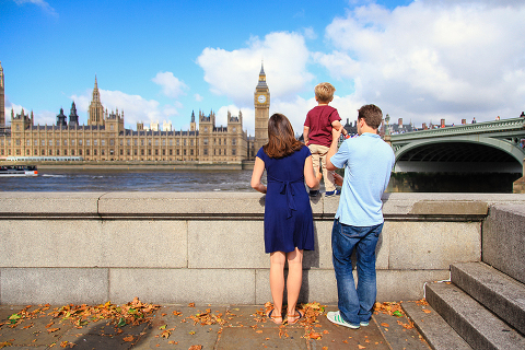 Family outdoor photo shoot London Big Ben Westminster Hampstead Heath06