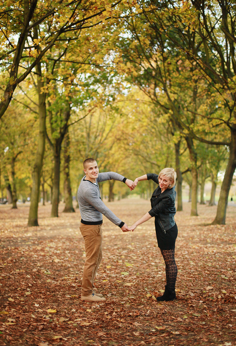 Love_engagement_photo_shoot_London_Regents_park_autumn_fall_020