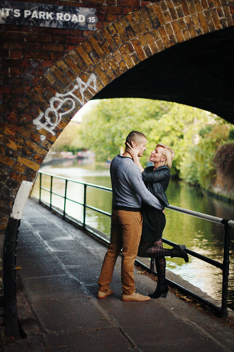 Love_engagement_photo_shoot_London_Regents_park_autumn_fall_033