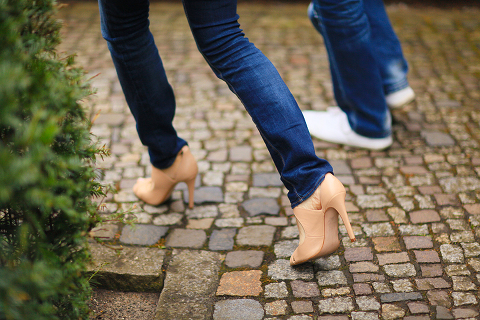 Berlin_love_engagement_photo_shoot_Potsdam_Germany_destination_romantic_031