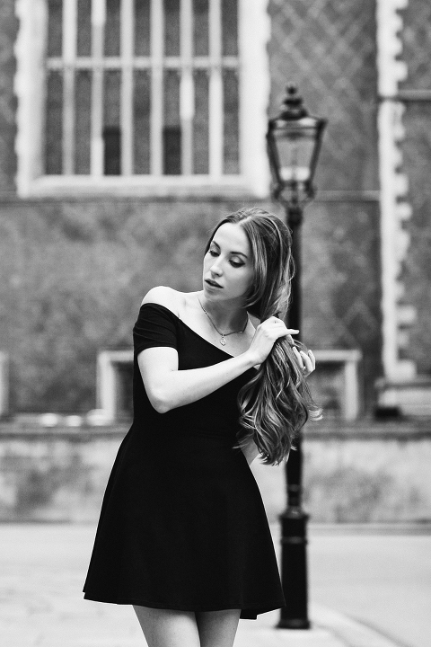 Fashion_photo_shoot_Lincolns_inn_London_Holborn_portrait_outdoor_70s_028