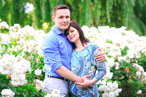 pregnancy_maternity_couple_photo_shoot_London_Regents_park_summer_rose_garden_sunset_012