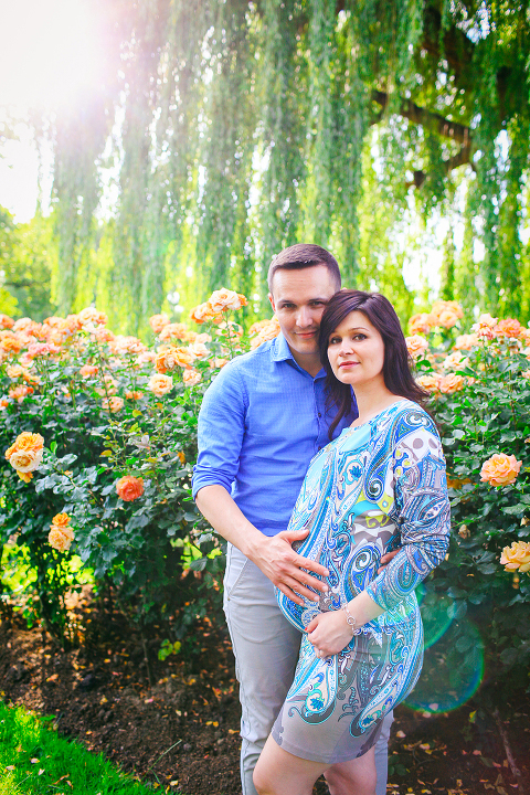 pregnancy_maternity_couple_photo_shoot_London_Regents_park_summer_rose_garden_sunset_014