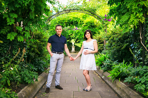 pregnancy_maternity_couple_photo_shoot_London_Regents_park_summer_rose_garden_sunset_023