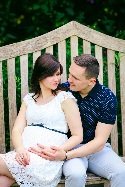 pregnancy_maternity_couple_photo_shoot_London_Regents_park_summer_rose_garden_sunset_026