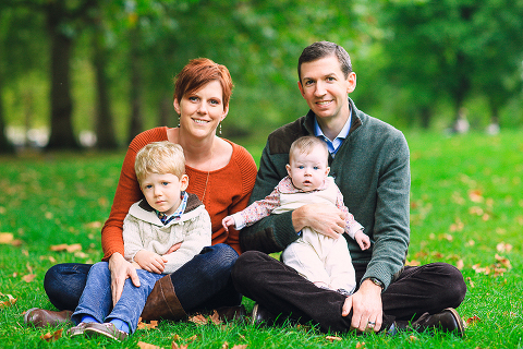 family_photo_shoot_London_st_james_park_westminster_autumn_outdoor_004