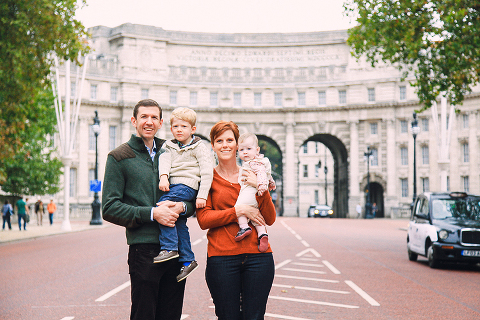 family_photo_shoot_London_st_james_park_westminster_autumn_outdoor_015