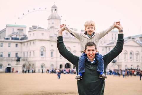 family_photo_shoot_London_st_james_park_westminster_autumn_outdoor_017