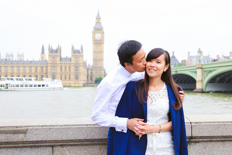 love_story_engagement_pre_wedding_photo_shoot_London_westminster_Big_Ben_Tower_Bridge_Piccadilly_035