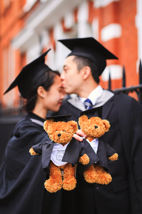 Graduation_love_couple-photo_shoot_London-Kensington_Autumn_outdoor_28