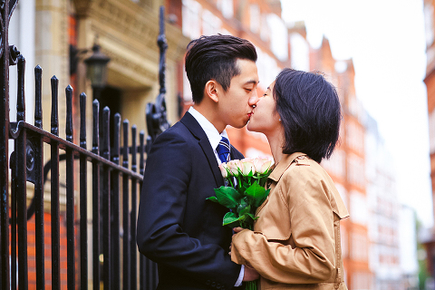 Graduation_love_couple-photo_shoot_London-Kensington_Autumn_outdoor_39
