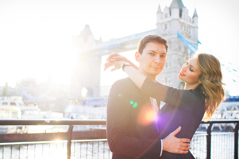 love-photoshoot_london-tower-bridge-st-katharine-docks-autumn-outdoor_11