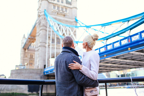 love-story-engagement-photoshoot-london-autumn-tower-bridge-st-katharine-docks_10