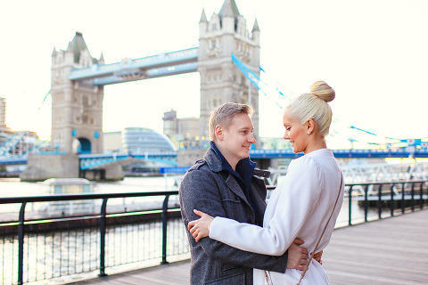 love-story-engagement-photoshoot-london-autumn-tower-bridge-st-katharine-docks_18