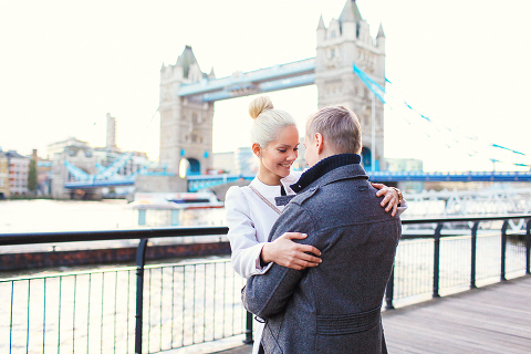 love-story-engagement-photoshoot-london-autumn-tower-bridge-st-katharine-docks_19