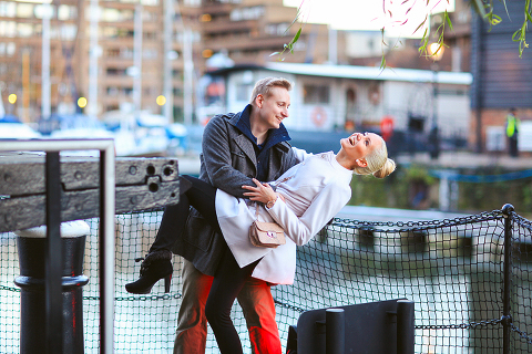 love-story-engagement-photoshoot-london-autumn-tower-bridge-st-katharine-docks_29