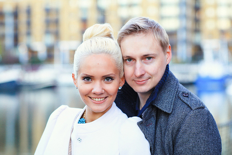 love-story-engagement-photoshoot-london-autumn-tower-bridge-st-katharine-docks_32
