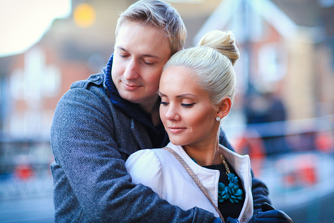 love-story-engagement-photoshoot-london-autumn-tower-bridge-st-katharine-docks_35