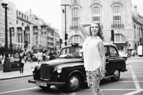 London-outdoor-portrait-photo-shoot-summer-Big_Ben_westminster-piccadilly-trafalgar-square-14