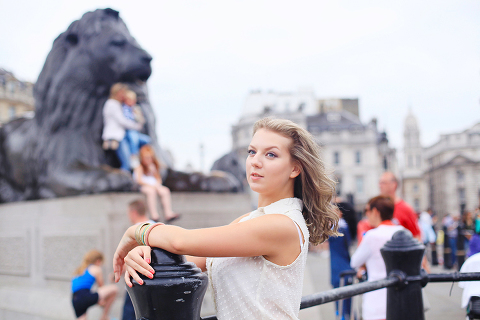 London-outdoor-portrait-photo-shoot-summer-Big_Ben_westminster-piccadilly-trafalgar-square-21