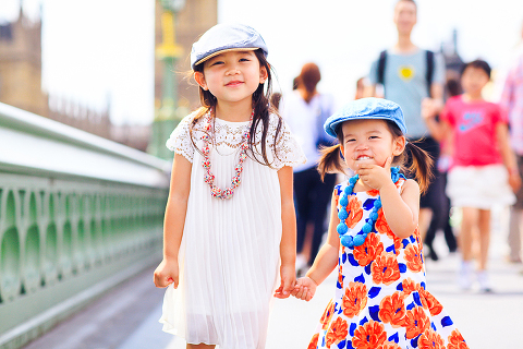 Family-outdoor-summer-photo-shoot-London-Big-Ben-Westminster_kids_17