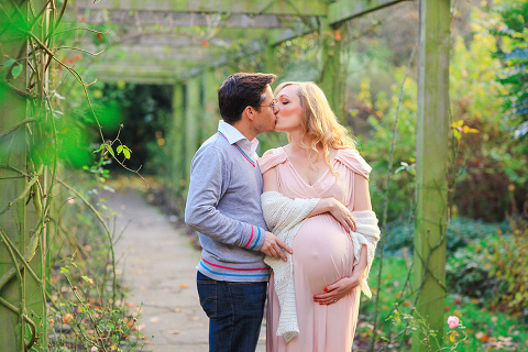 Pregnancy photoshoot london maternity couple wimbledon 34