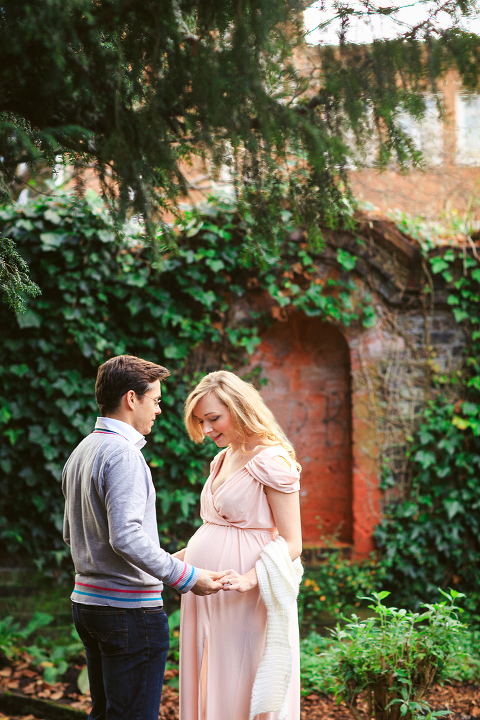 Pregnancy photoshoot london maternity couple wimbledon 37