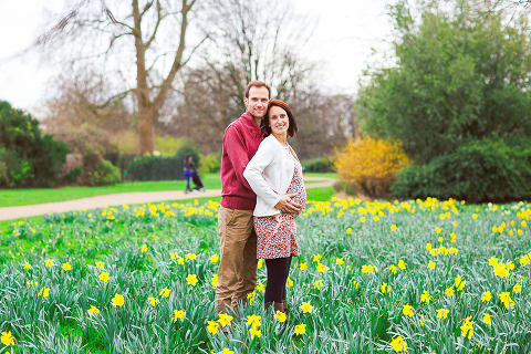 pregnancy photo shoot in notting hill london couple hyde park spring_ (20)