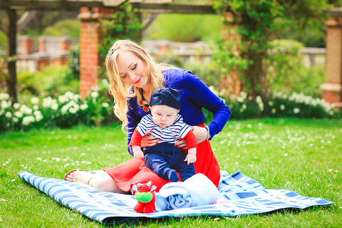 family spring outdoor photo shoot wimbledon london cannizaro park baby boy portrait _08
