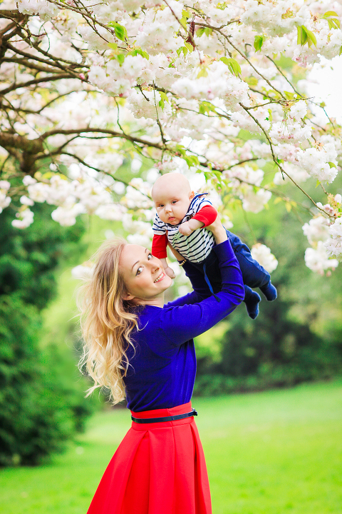 family spring outdoor photo shoot wimbledon london cannizaro park baby boy portrait _15