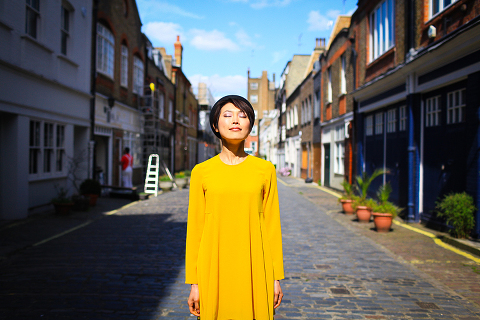 fashion london spring 60s portrait outdoor street style photo shoot marylebone_22