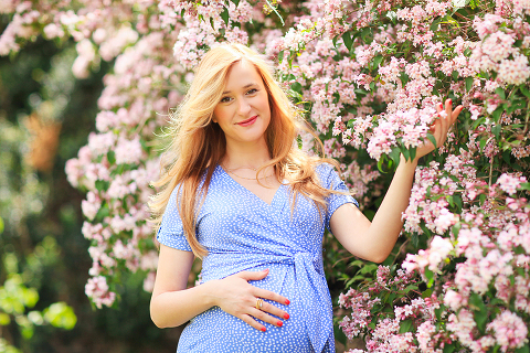 pregnancy maternity photo shoot London Greenwich park summer rhododendron 01