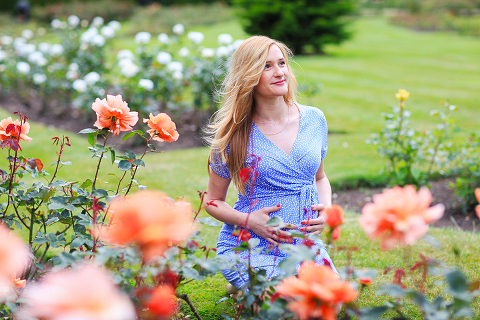 pregnancy maternity photo shoot London Greenwich park summer rhododendron 07