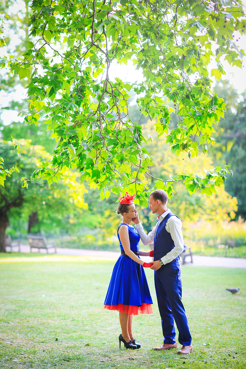 engagement London photo shoot photographer wedding pre-wedding westminster big ben love couple romantic 50's (48)
