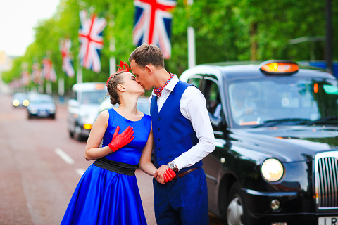 engagement London photo shoot photographer wedding pre-wedding westminster big ben love couple romantic 50's (53)