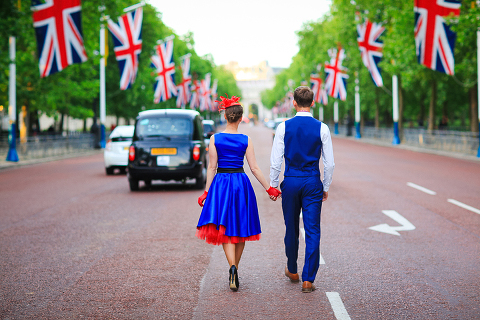 engagement London photo shoot photographer wedding pre-wedding westminster big ben love couple romantic 50's (57)