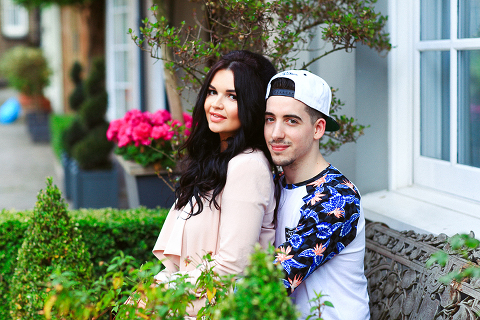 Couples engagement love pre wedding photo shoot London Regents park Marylebone summer garden  (6)