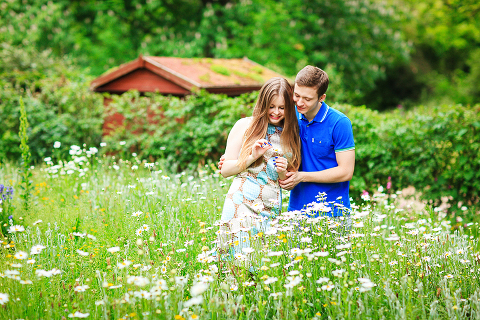 engagement pre wedding couples love story photo shoot summer London Regents park Belsize Marylebone (12)