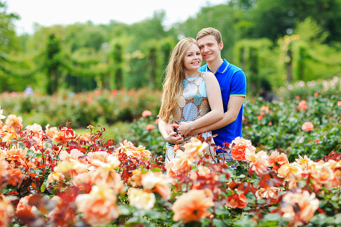 engagement pre wedding couples love story photo shoot summer London Regents park Belsize Marylebone (24)
