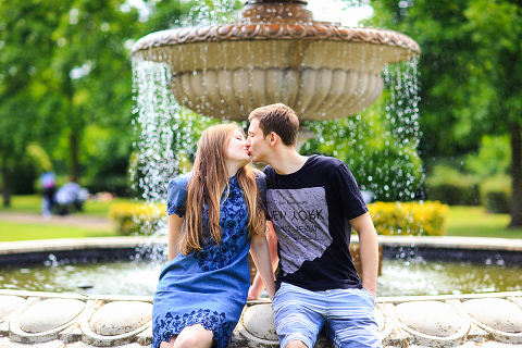 engagement pre wedding couples love story photo shoot summer London Regents park Belsize Marylebone (26)