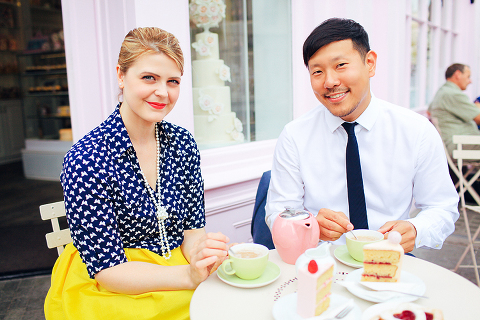 engagement pre wedding couples photography London Big Ben Chelsea Peggy Porschen cakes St Paul Tower Bridge Chelsea (2)