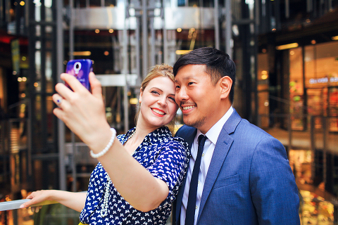 engagement pre wedding couples photography London Big Ben Chelsea Peggy Porschen cakes St Paul Tower Bridge Chelsea (66)